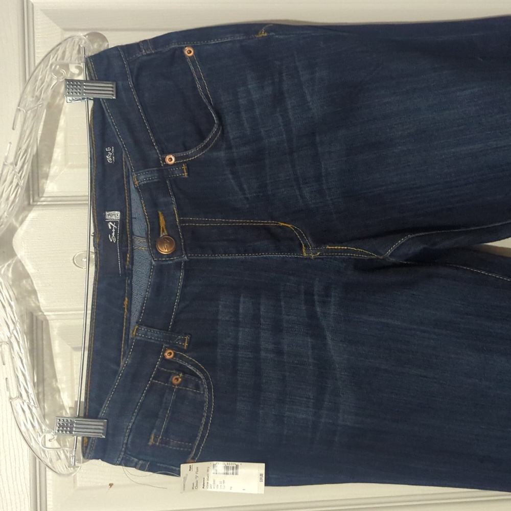 Seven Flare Jeans Size 6 MWT Dark wash